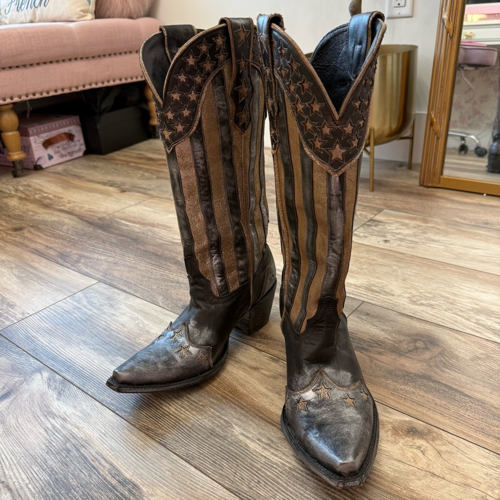 Old Gringo Black and Gold Western Boots